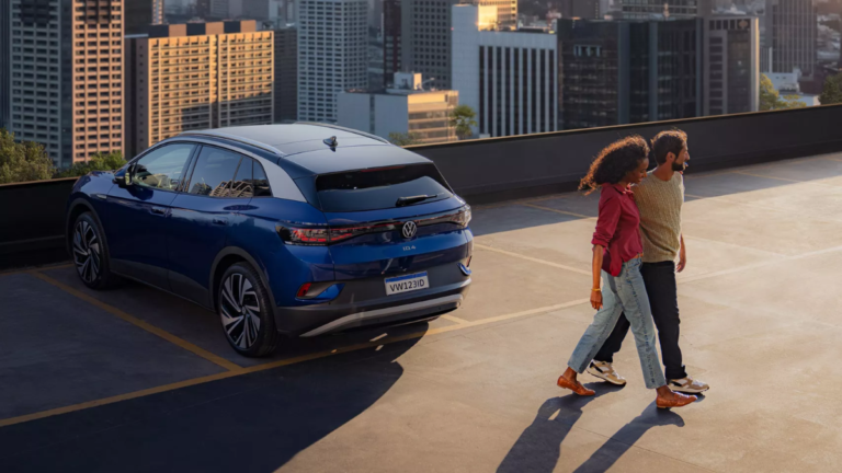 Carro que memoriza o caminho e estaciona sozinho para você? A Volkswagen tem!
